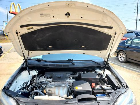 Used 2017 Toyota Camry SE FWD image 43