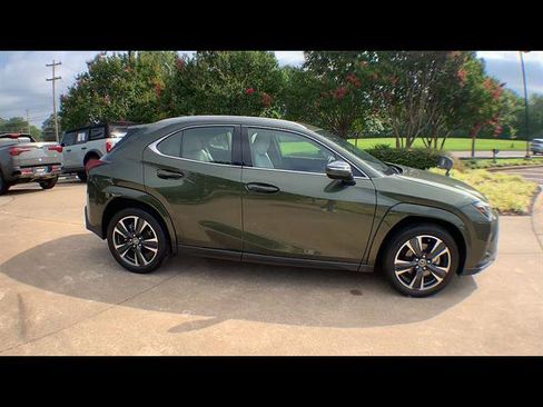 Used 2025 Lexus UX 300h FWD w/ Cold Area Package image 9