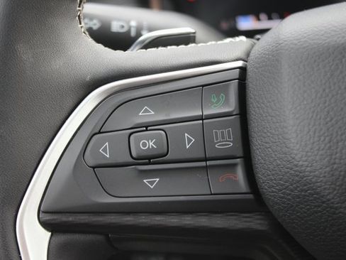 Used 2025 Jeep Grand Cherokee L Altitude image 13