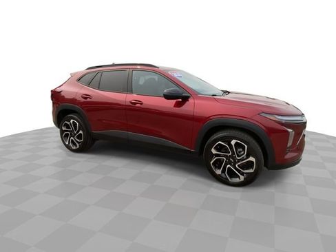 Used 2024 Chevrolet Trax RS FWD image 3