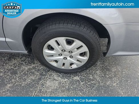 Used 2018 Dodge Grand Caravan SE image 46