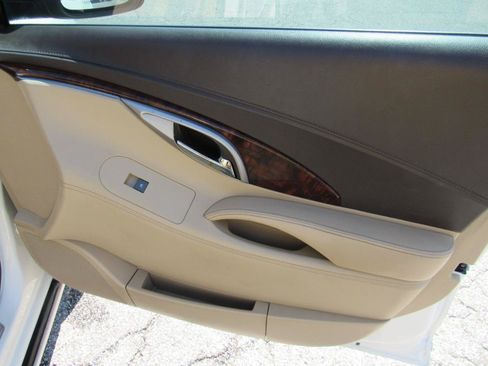 Used 2011 Buick LaCrosse CXL w/ Luxury Package FWD image 30