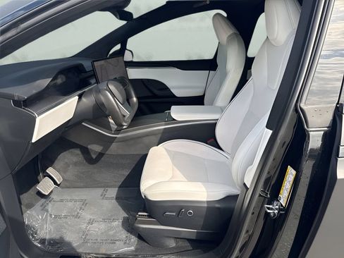 Used 2023 Tesla Model X Plaid AWD/4WD image 4