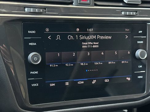 Used 2023 Volkswagen Tiguan SE w/ Panoramic Sunroof Package FWD image 19