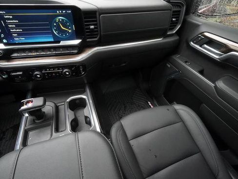 Used 2024 Chevrolet Silverado 1500 LT Trail Boss image 16