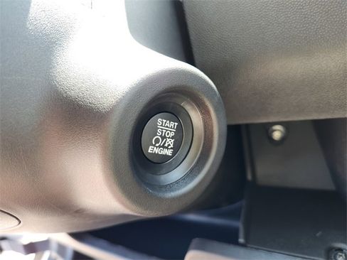 New 2024 RAM ProMaster 2500 w/ Convenience Group image 27