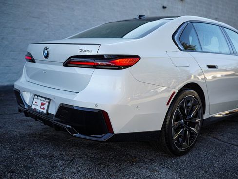 Used 2023 BMW 740i w/ Parking Assistance Package image 14