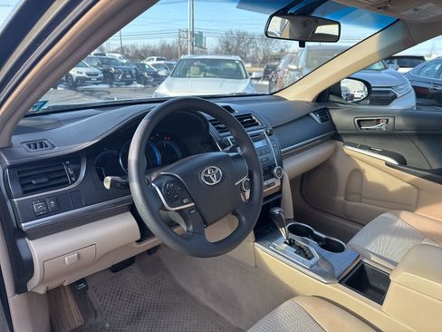 Used 2012 Toyota Camry LE image 10