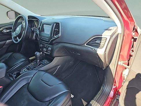 Used 2019 Jeep Cherokee Latitude Plus w/ Comfort/Convenience Group image 34