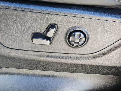 Used 2021 RAM 1500 Big Horn w/ Built-to-serve Edition image 19