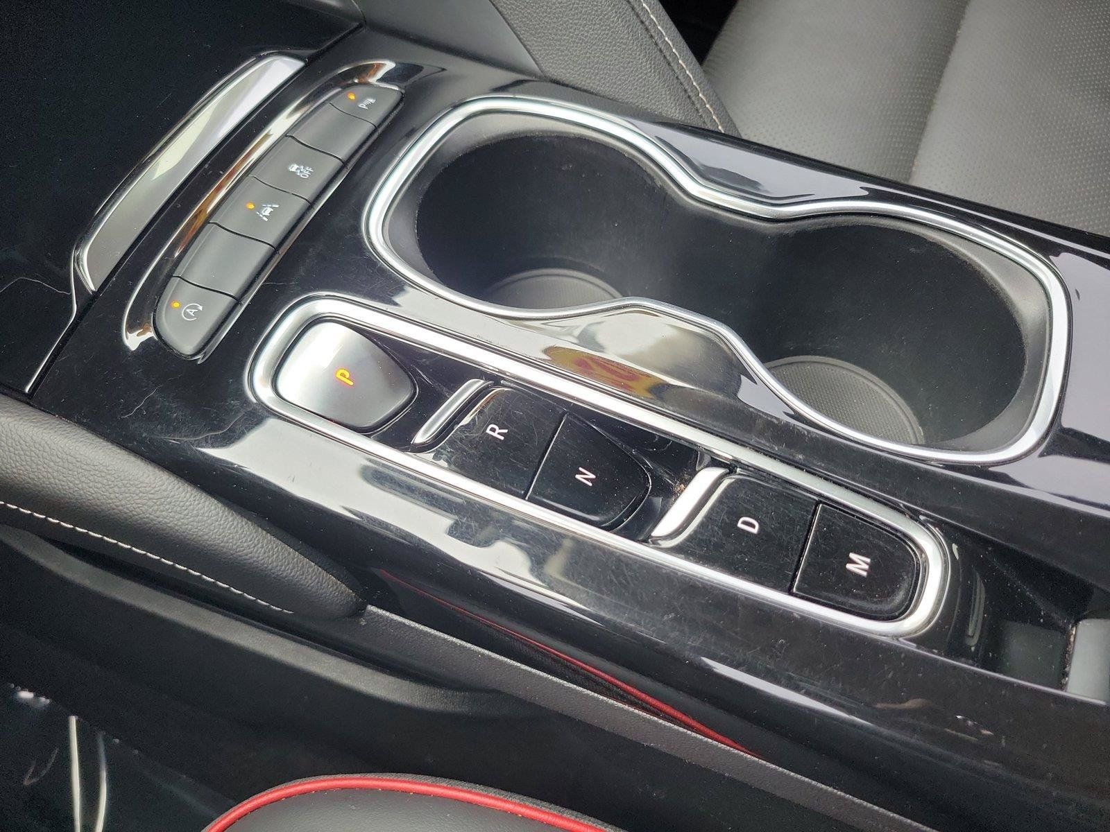 Used 2022 Buick Envision Essence w/ Technology Package I FWD image 32