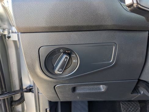 Certified 2023 Volkswagen Tiguan SE w/ Panoramic Sunroof Package image 25