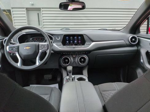 Used 2021 Chevrolet Blazer LT FWD image 27