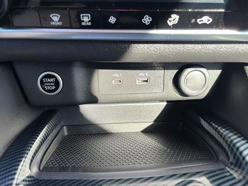 Used 2023 Nissan Rogue SV image 23