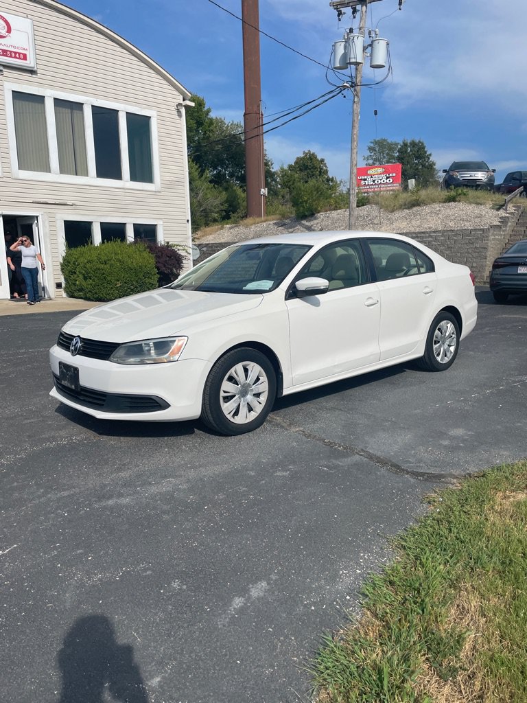 Used 2012 Volkswagen Jetta SE FWD image 1