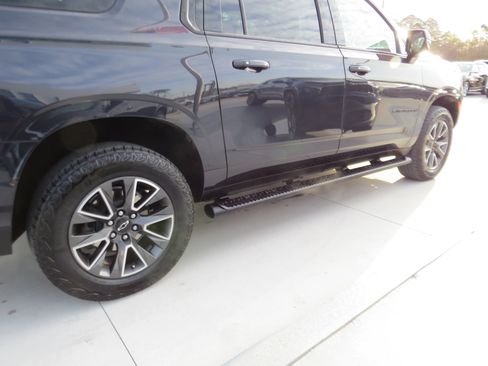 Used 2024 Chevrolet Suburban Z71 w/ Luxury Package image 8