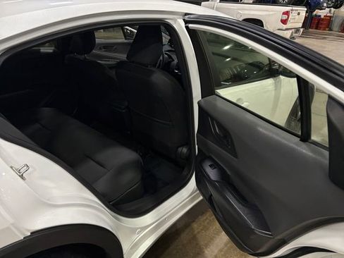 Used 2023 Toyota Prius LE AWD/4WD image 20
