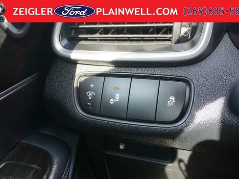 Used 2019 Kia Sorento FWD image 26