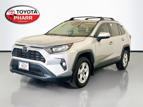 Used 2020 Toyota RAV4 XLE w/ Convenience Package FWD image 1