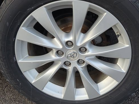 Used 2013 Toyota Venza XLE image 31