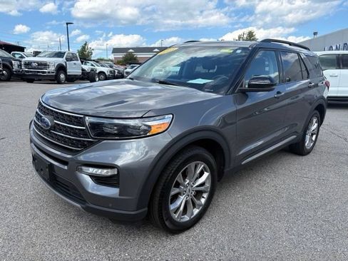 Certified 2023 Ford Explorer XLT w/ Equipment Group 202A AWD/4WD image 7