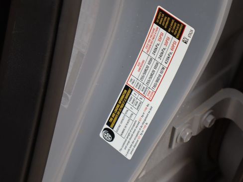 Used 2024 Nissan Pathfinder Platinum FWD image 34