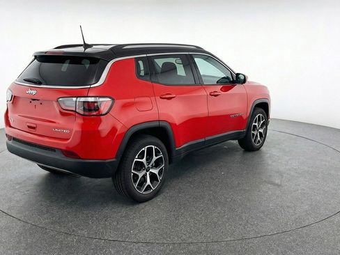 Used 2025 Jeep Compass Limited AWD/4WD image 7