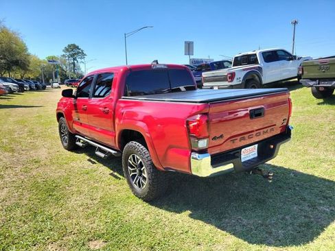 Used 2021 Toyota Tacoma SR5 AWD/4WD image 3