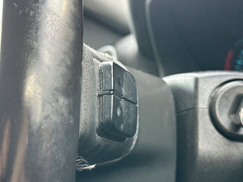 Used 2018 Chevrolet Silverado 1500 LT w/ LT Eassist Package image 36