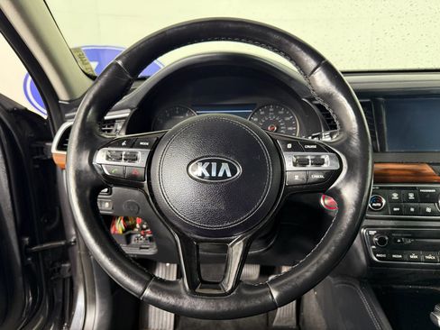 Used 2018 Kia Cadenza Technology image 25