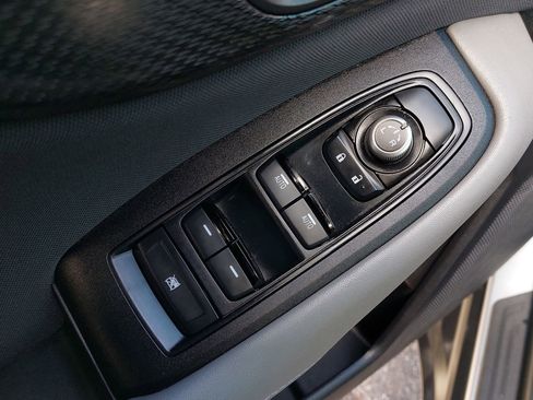 Used 2025 Subaru Outback Premium image 28