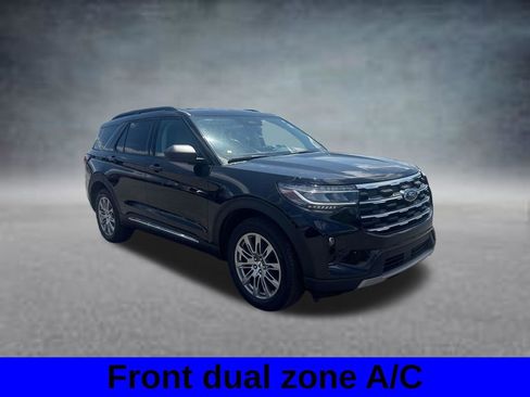 Used 2025 Ford Explorer Active w/ Active Comfort Package AWD/4WD image 8