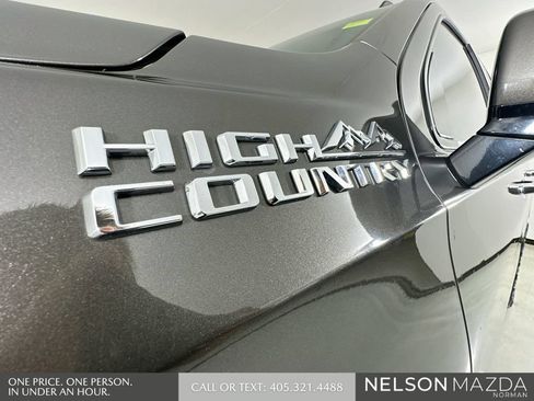 Used 2021 Chevrolet Tahoe High Country w/ Premium Package AWD/4WD image 38