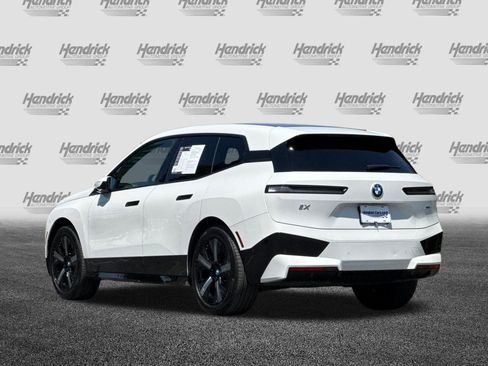 Used 2023 BMW iX xDrive50 w/ Sport Package AWD/4WD image 7