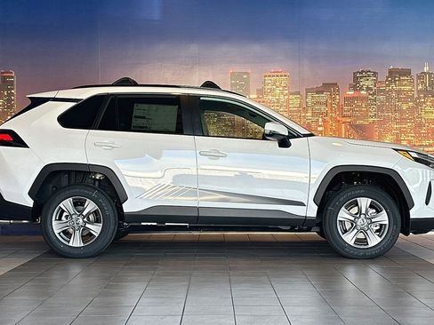 New 2024 Toyota RAV4 XLE image 4