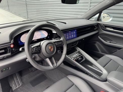 New 2025 Porsche Macan Electric image 4
