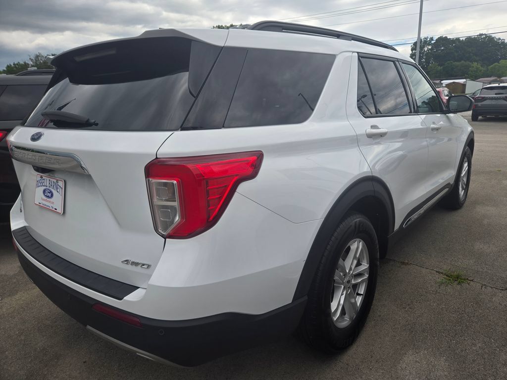 Used 2023 Ford Explorer XLT w/ Equipment Group 202A AWD/4WD image 4