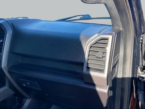 Used 2017 Ford F150 XLT w/ Equipment Group 302A Luxury AWD/4WD image 19