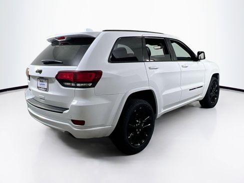 Used 2022 Jeep Grand Cherokee Laredo X image 5