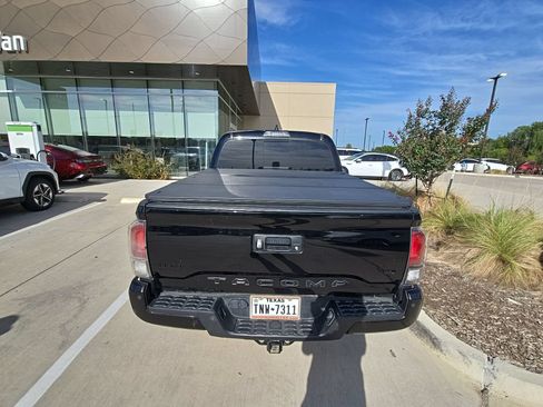 Used 2023 Toyota Tacoma Limited w/ Nightshade Package AWD/4WD image 9