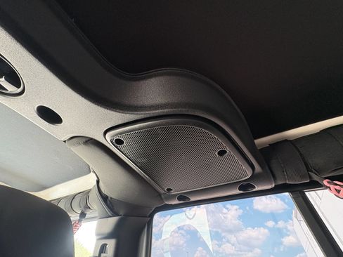 Used 2016 Jeep Wrangler Unlimited Sport w/ Connectivity Group AWD/4WD image 34