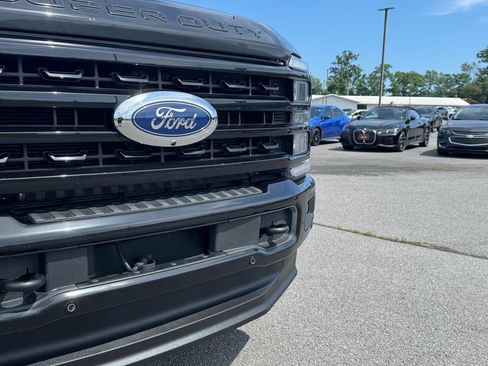 Used 2024 Ford F250 Lariat w/ Lariat Ultimate Package AWD/4WD image 11