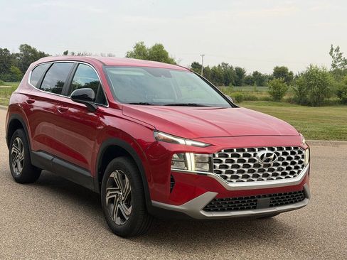 Used 2023 Hyundai Santa Fe SE AWD/4WD image 4