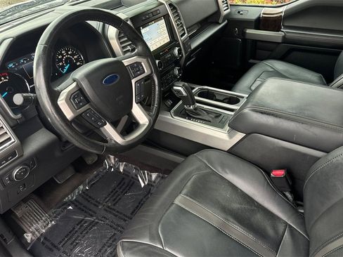 Used 2016 Ford F150 Platinum w/ Equipment Group 701A Luxury image 10