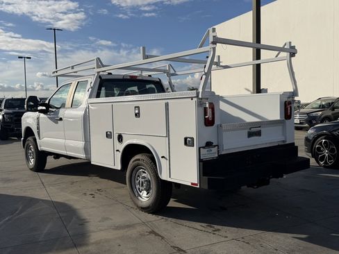 Used 2023 Ford F250 XL w/ XL Chrome Package image 7