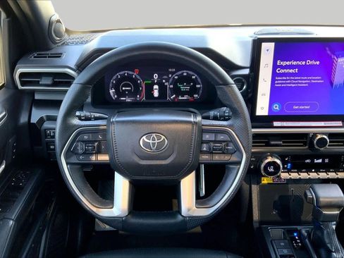 Used 2025 Toyota 4Runner Limited AWD/4WD image 6