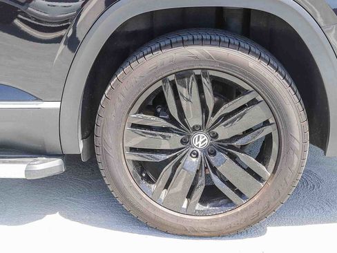 Used 2018 Volkswagen Atlas SEL Premium image 12