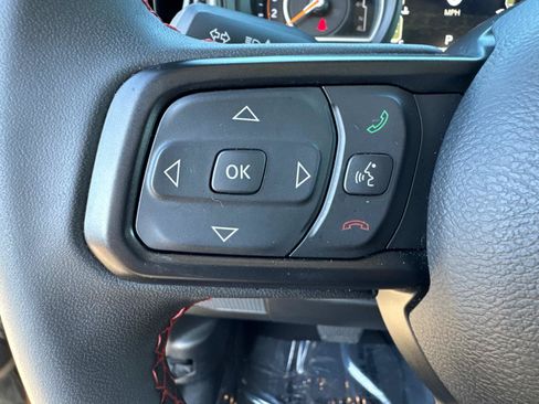 Used 2024 Jeep Wrangler Unlimited Rubicon AWD/4WD image 30