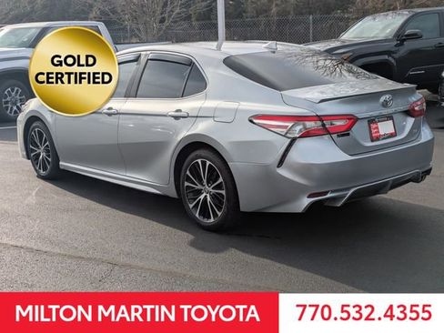 Certified 2020 Toyota Camry SE image 6
