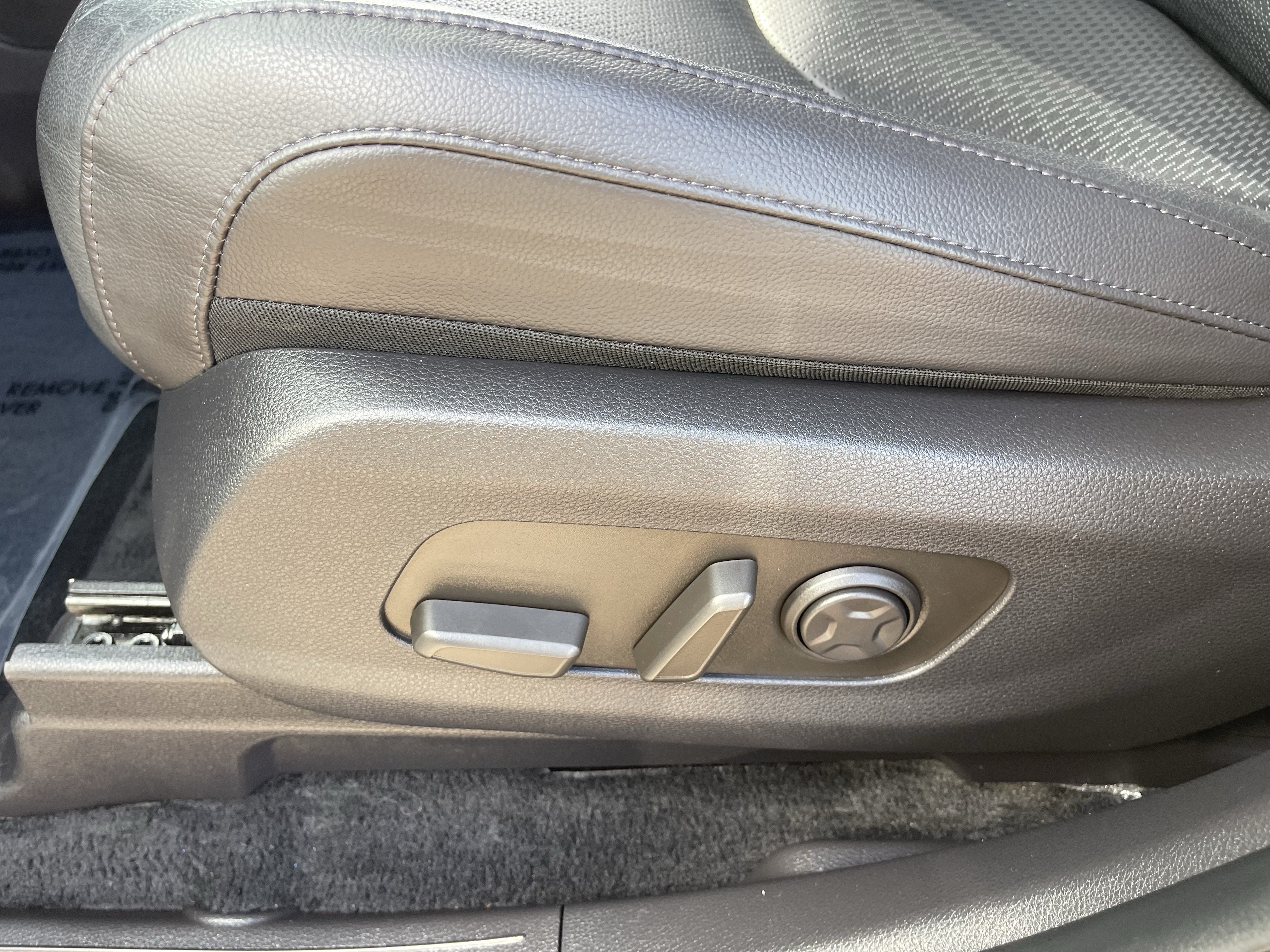Certified 2025 Kia Carnival SX Prestige FWD image 23